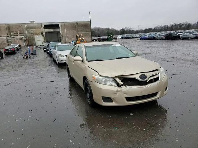 2011 Toyota Camry - Image 10
