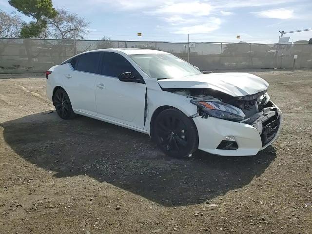 2022 Nissan Altima - Image 11