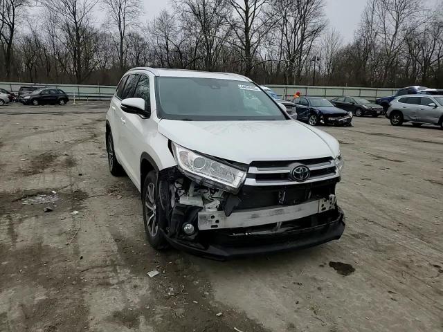 2017 Toyota Highlander - Image 12