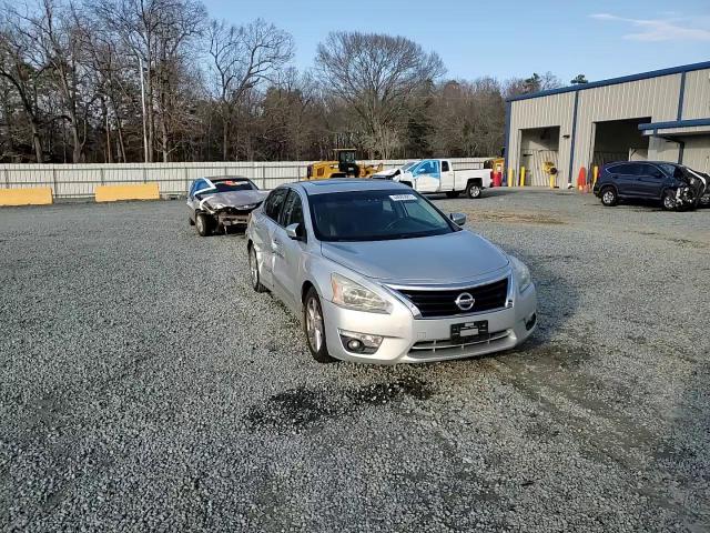 2015 Nissan Altima - Image 10