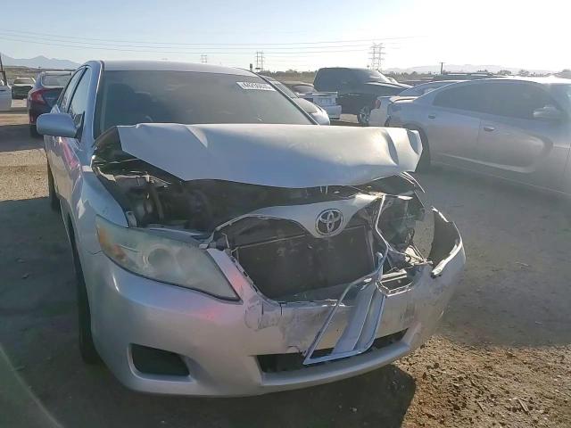 2011 Toyota Camry - Image 11