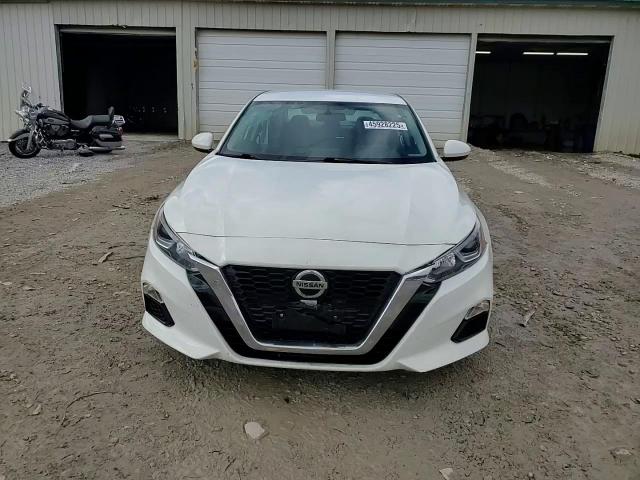 2020 Nissan Altima - Image 14