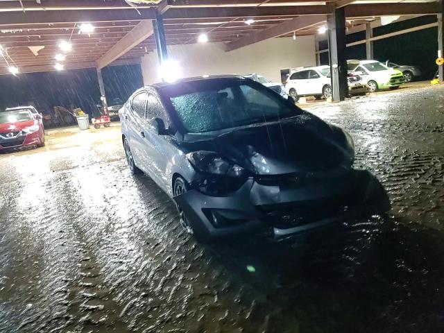 2016 Hyundai Elantra - Image 13