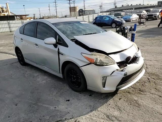 2013 Toyota Prius - Image 10