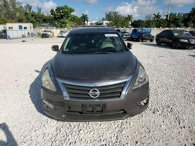 2015 Nissan Altima - Image 14