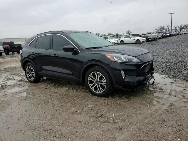 2020 Ford Escape - Image 12