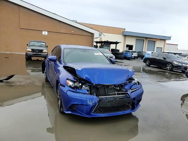 2016 Lexus IS - Image 11
