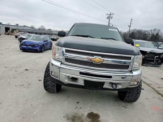 2013 Chevrolet Silverado - Image 11