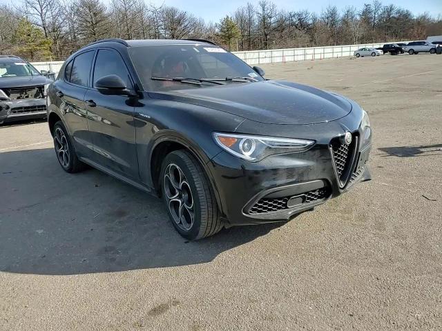 2022 Alfa Romeo Stelvio - Image 11