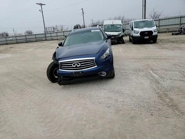 2016 Infiniti QX70 - Image 12