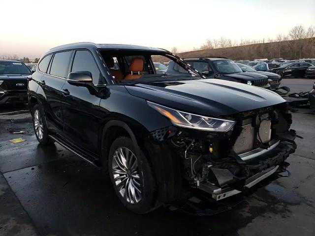 2024 Toyota Highlander - Image 15