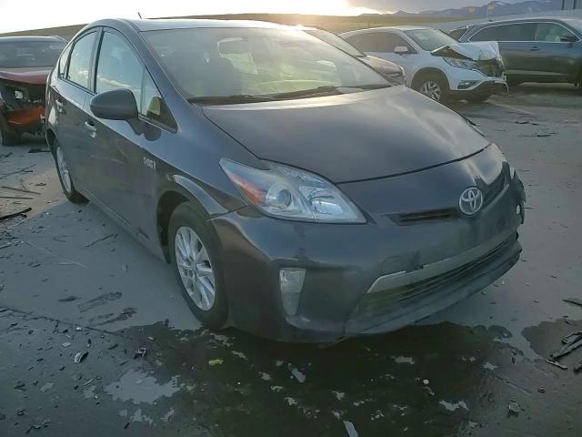 2014 Toyota Prius - Image 10