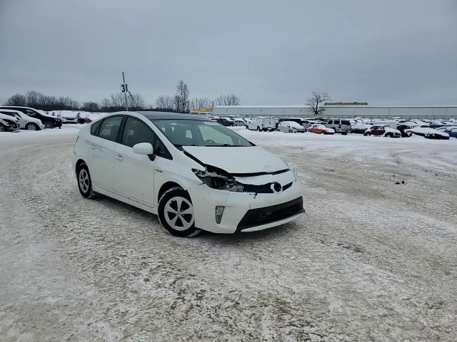 2014 Toyota Prius - Image 13