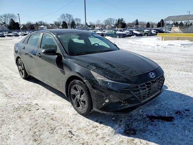 2022 Hyundai Elantra - Image 10