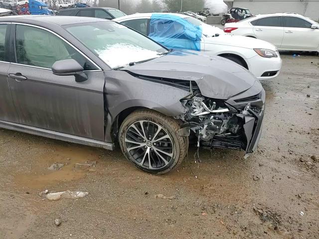 2019 Toyota Camry - Image 10
