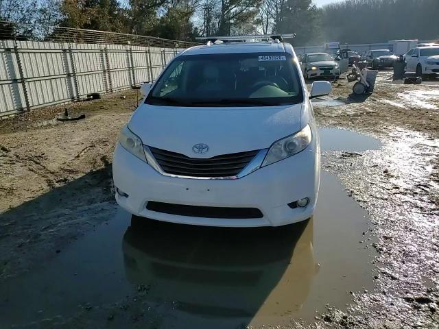 2014 Toyota Sienna - Image 12