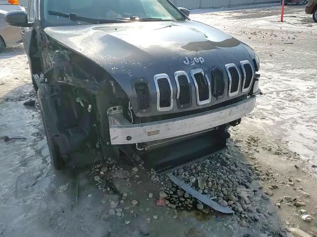 2016 Jeep Grand Cherokee - Image 14