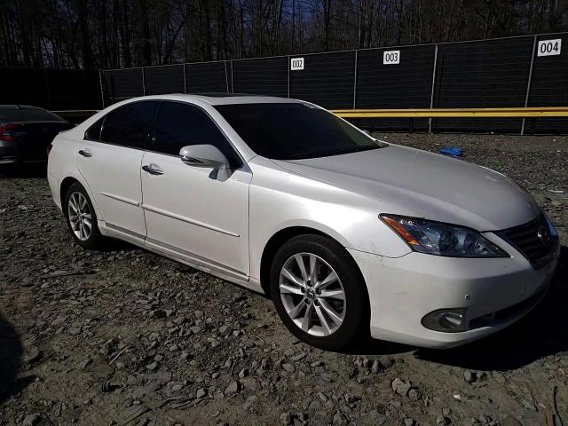 2010 Lexus ES - Image 11