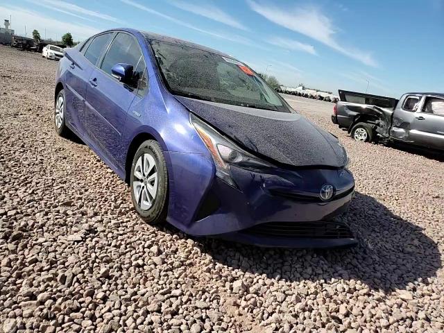2016 Toyota Prius - Image 12