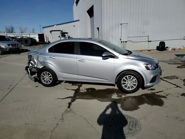 2017 Chevrolet Sonic - Image 13