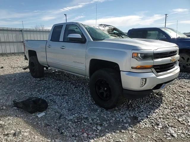 2016 Chevrolet Silverado - Image 11