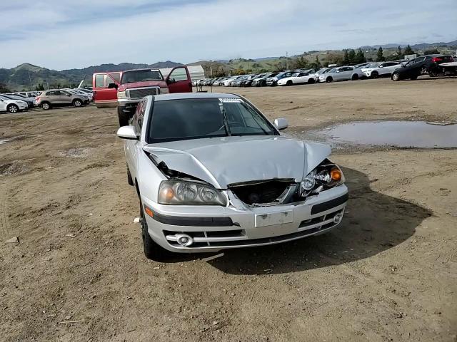 2005 Hyundai Elantra - Image 11