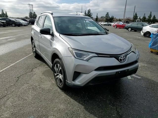2016 Toyota RAV 4 - Image 12