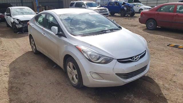 2013 Hyundai Elantra - Image 10