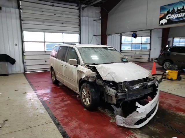 2016 Dodge Caravan - Image 12