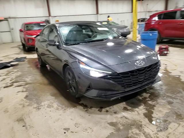 2022 Hyundai Elantra - Image 14