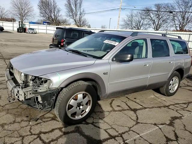 2004 Volvo XC70 - Image 12