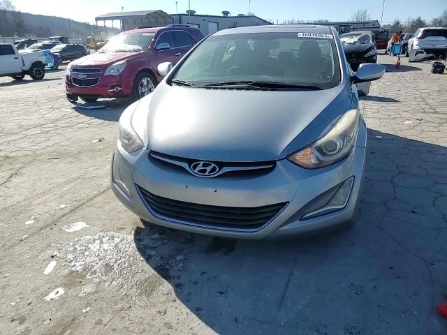 2015 Hyundai Elantra - Image 10