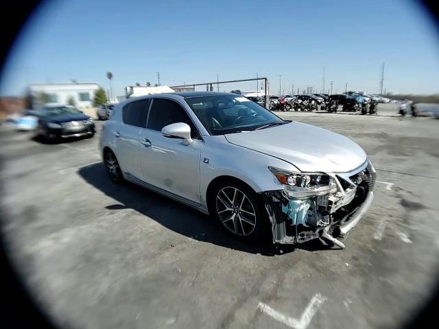 2014 Lexus CT - Image 10