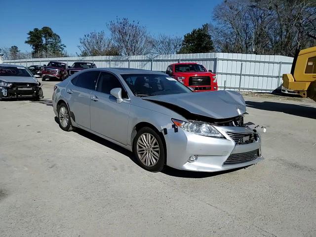 2015 Lexus ES - Image 10