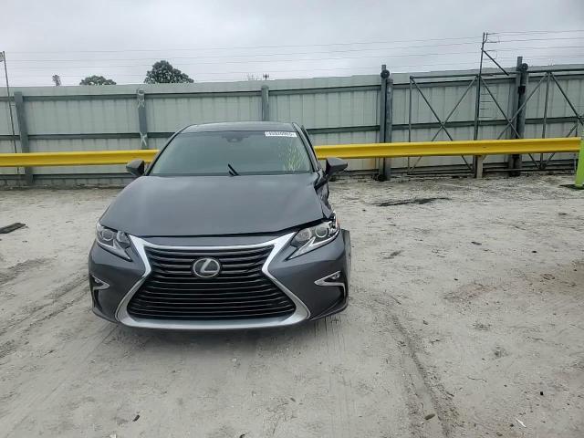 2017 Lexus ES - Image 11