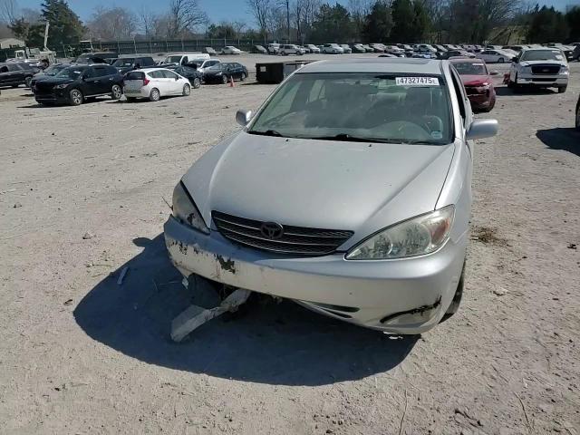 2004 Toyota Camry - Image 10