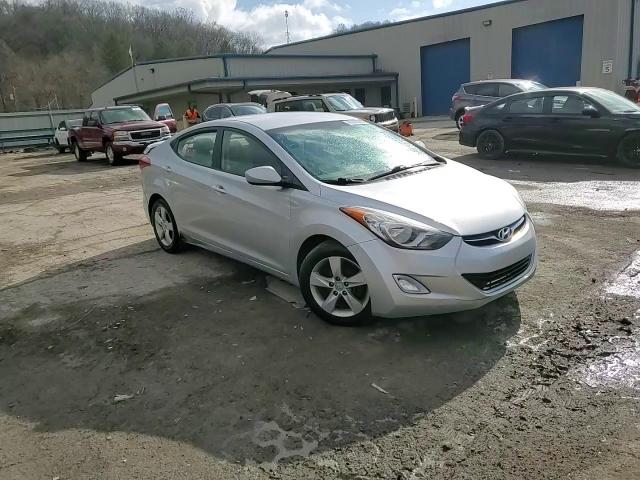 2013 Hyundai Elantra - Image 13