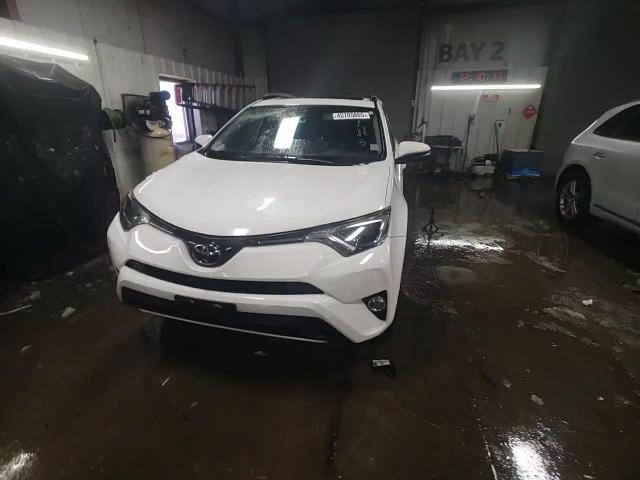 2017 Toyota RAV 4 - Image 13