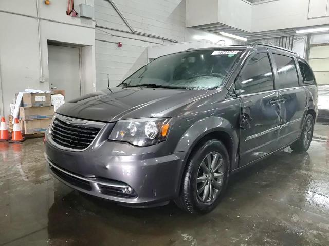 2015 Chrysler Town & Country - Image 14