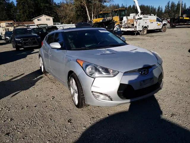 2012 Hyundai Veloster - Image 10