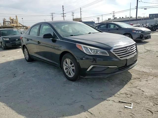 2016 Hyundai Sonata - Image 10