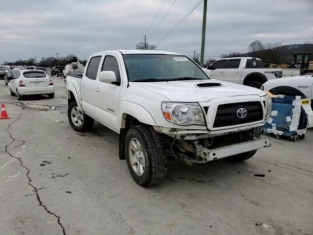 2011 Toyota Tacoma - Image 10
