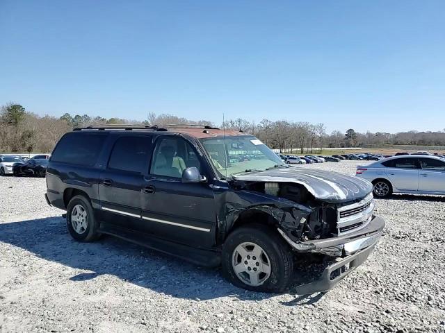 2004 Chevrolet Suburban - Image 12