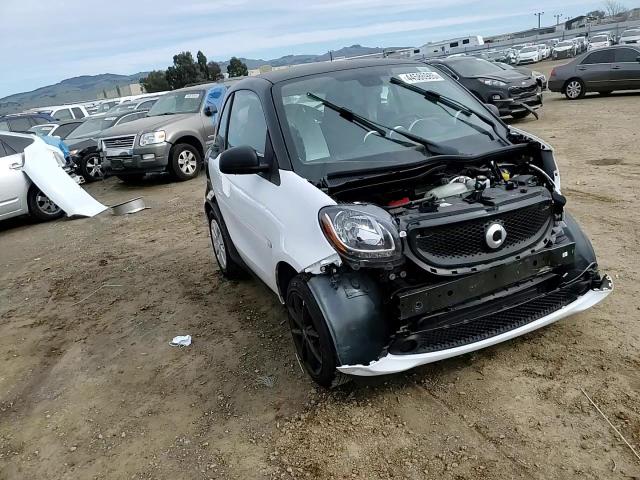 2016 Smart Fortwo - Image 10