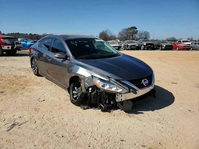 2016 Nissan Altima - Image 13