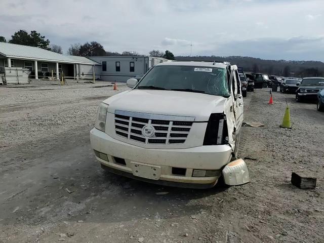 2010 Cadillac Escalade - Image 11