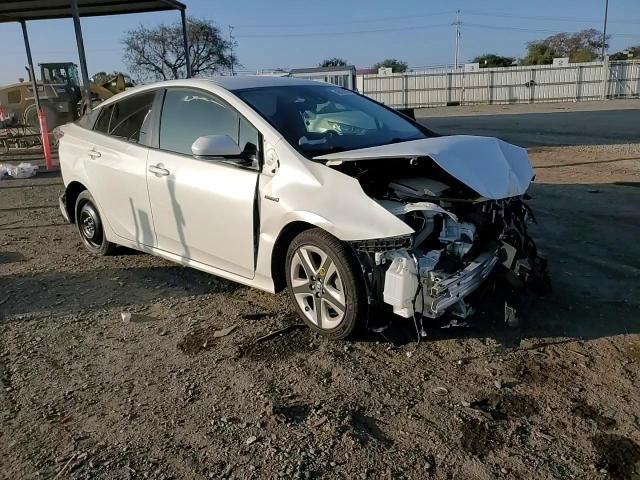 2016 Toyota Prius - Image 11