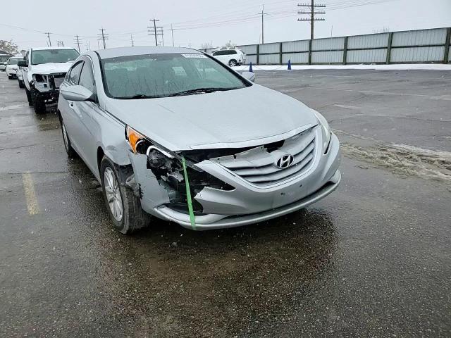 2013 Hyundai Sonata - Image 11