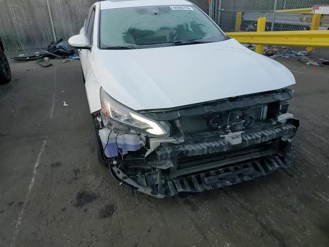 2019 Nissan Altima - Image 11
