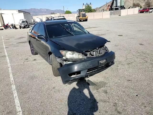 2005 Toyota Camry - Image 11